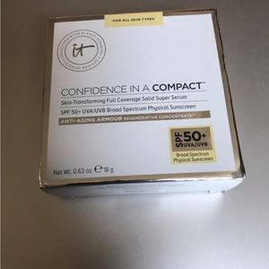 IT Cosmetics - Confidence in a Compact in “Medium Tan”